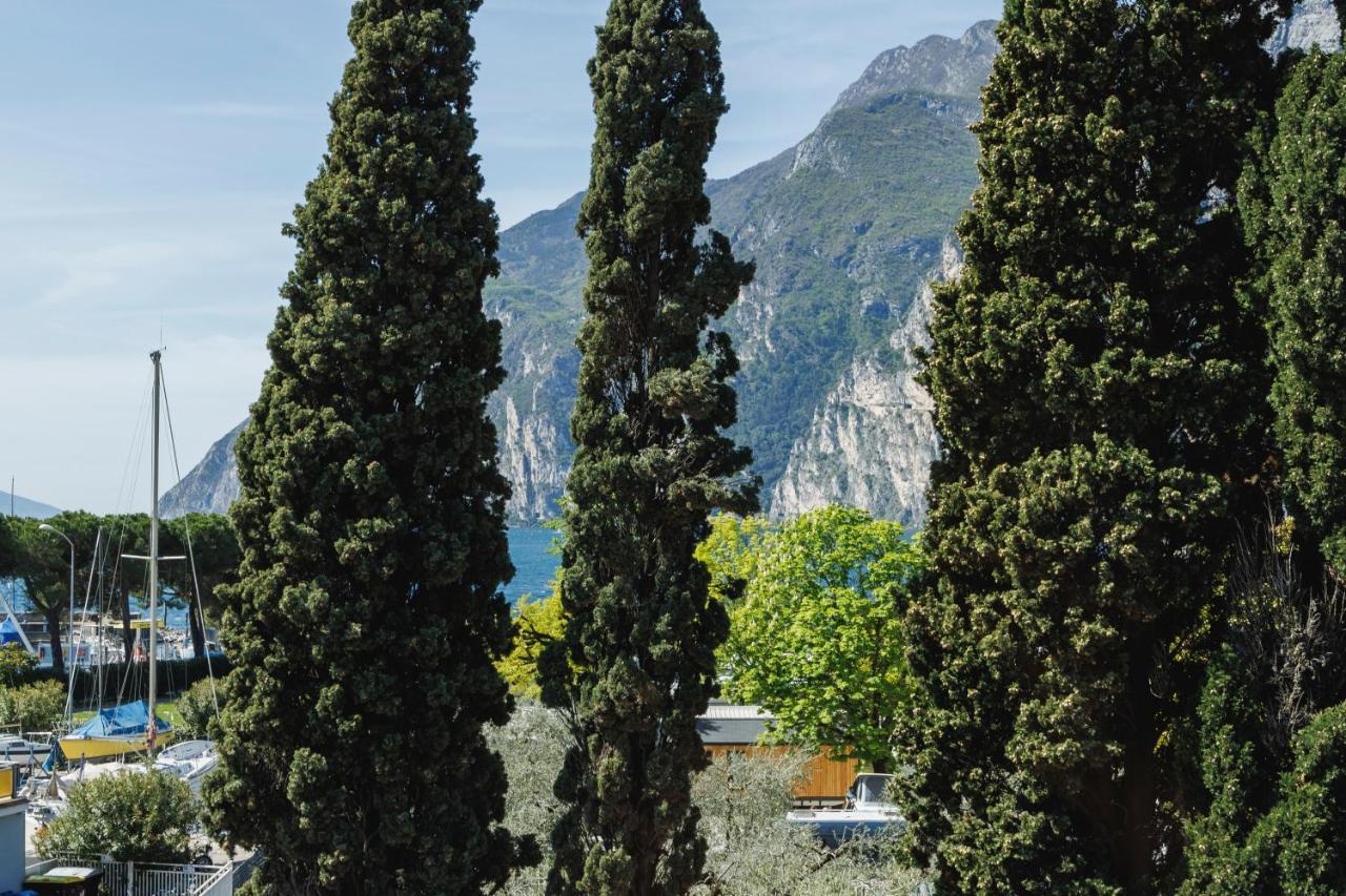 Lake Side Suites Riva del Garda Exterior photo