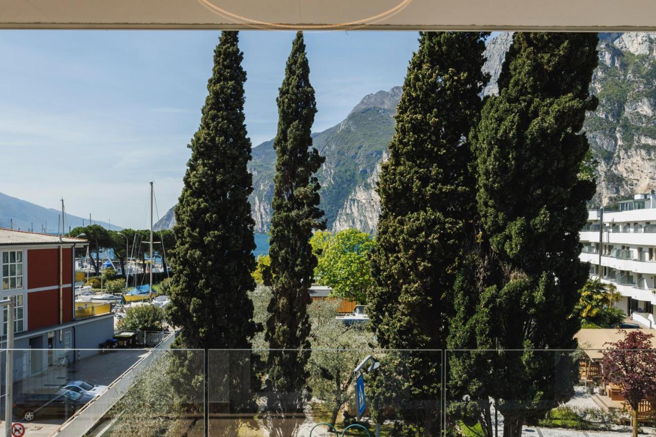 Lake Side Suites Riva del Garda Exterior photo