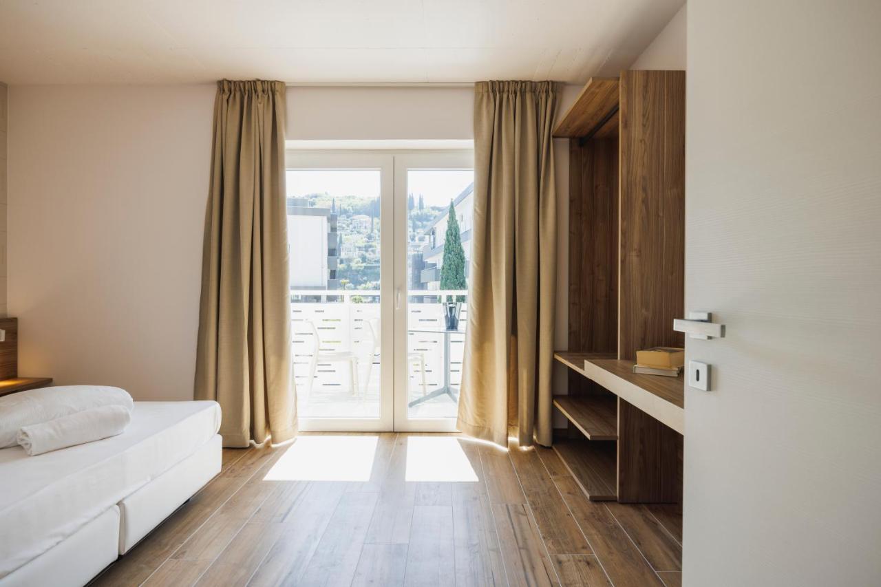 Lake Side Suites Riva del Garda Exterior photo