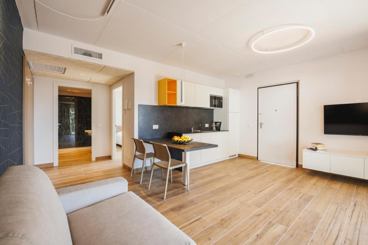 Lake Side Suites Riva del Garda Exterior photo