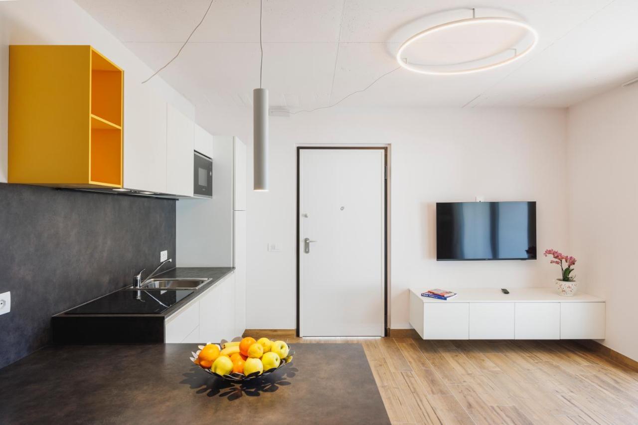 Lake Side Suites Riva del Garda Exterior photo
