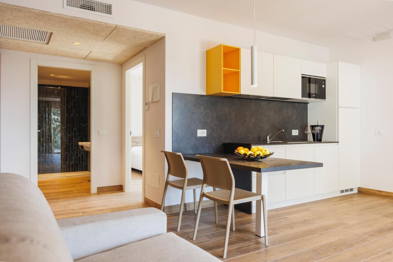Lake Side Suites Riva del Garda Exterior photo
