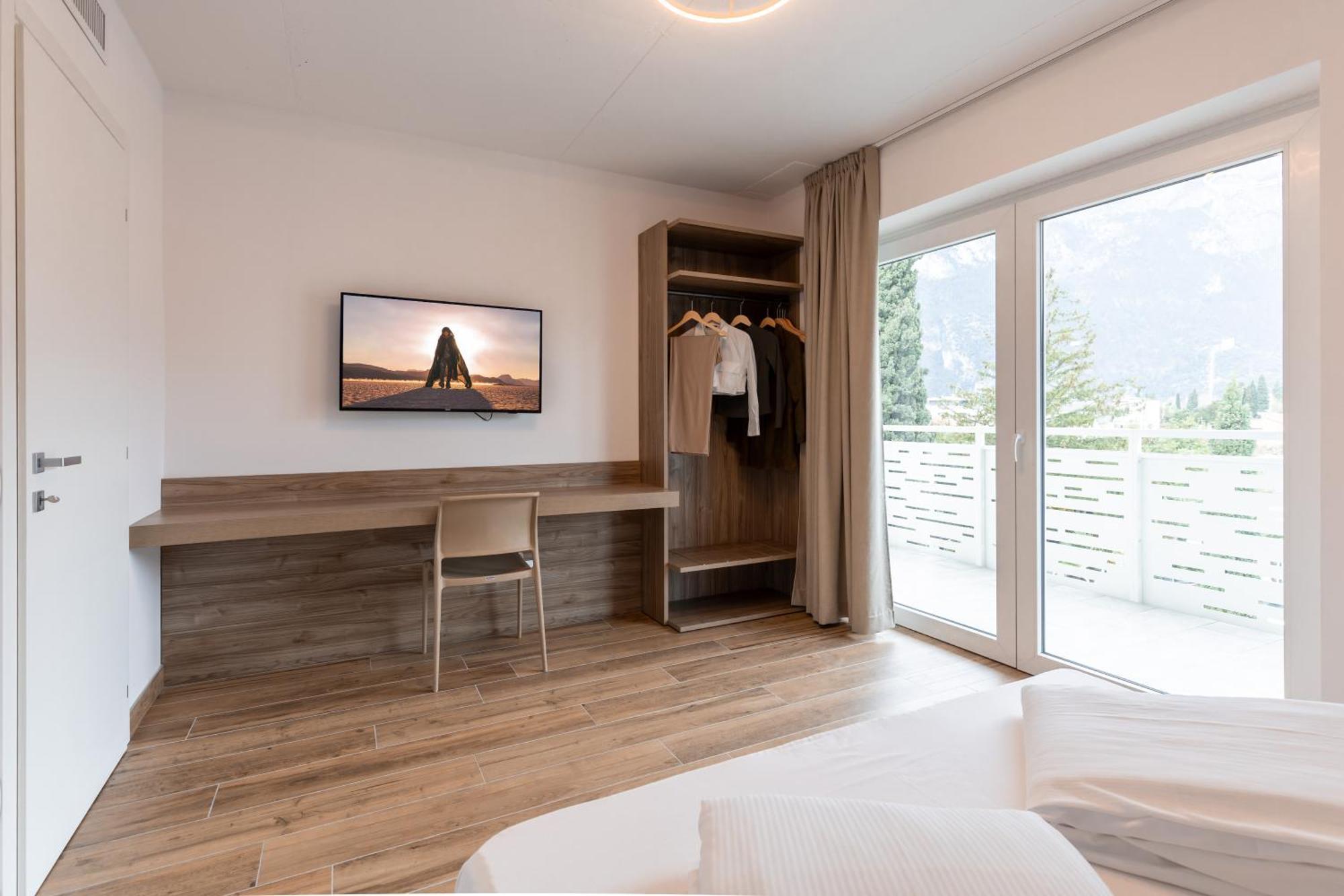 Lake Side Suites Riva del Garda Exterior photo